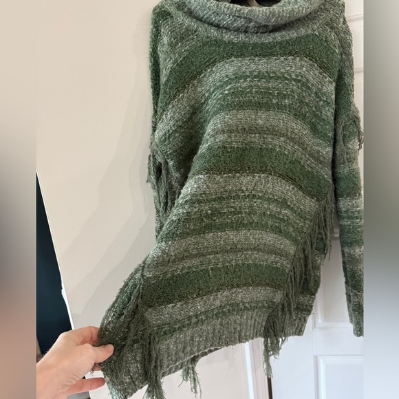 Kensie Boho Green Oversized Fringe Sweater Cozy Relaxed Striped Cabincore - Picture 8 of 9